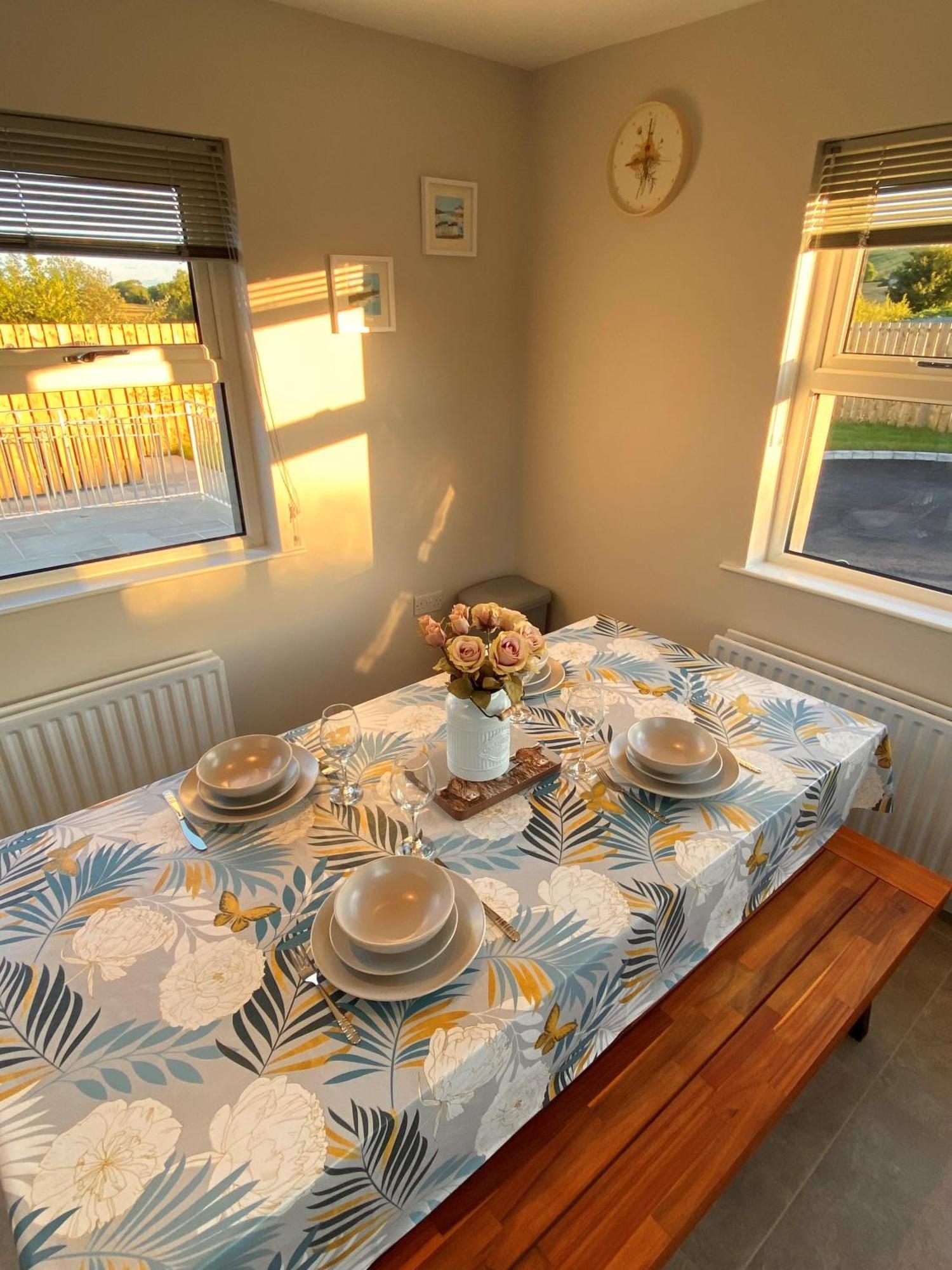 The Gate Lodge At Dunnanew - 4 Star- Sleeps 5 Seaforde Exterior photo